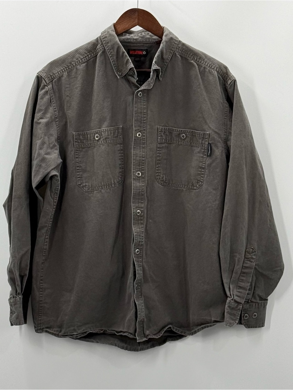 416 Wolverine Men's Large Long-Sleeve Button-Down Shirt in Faded Gray